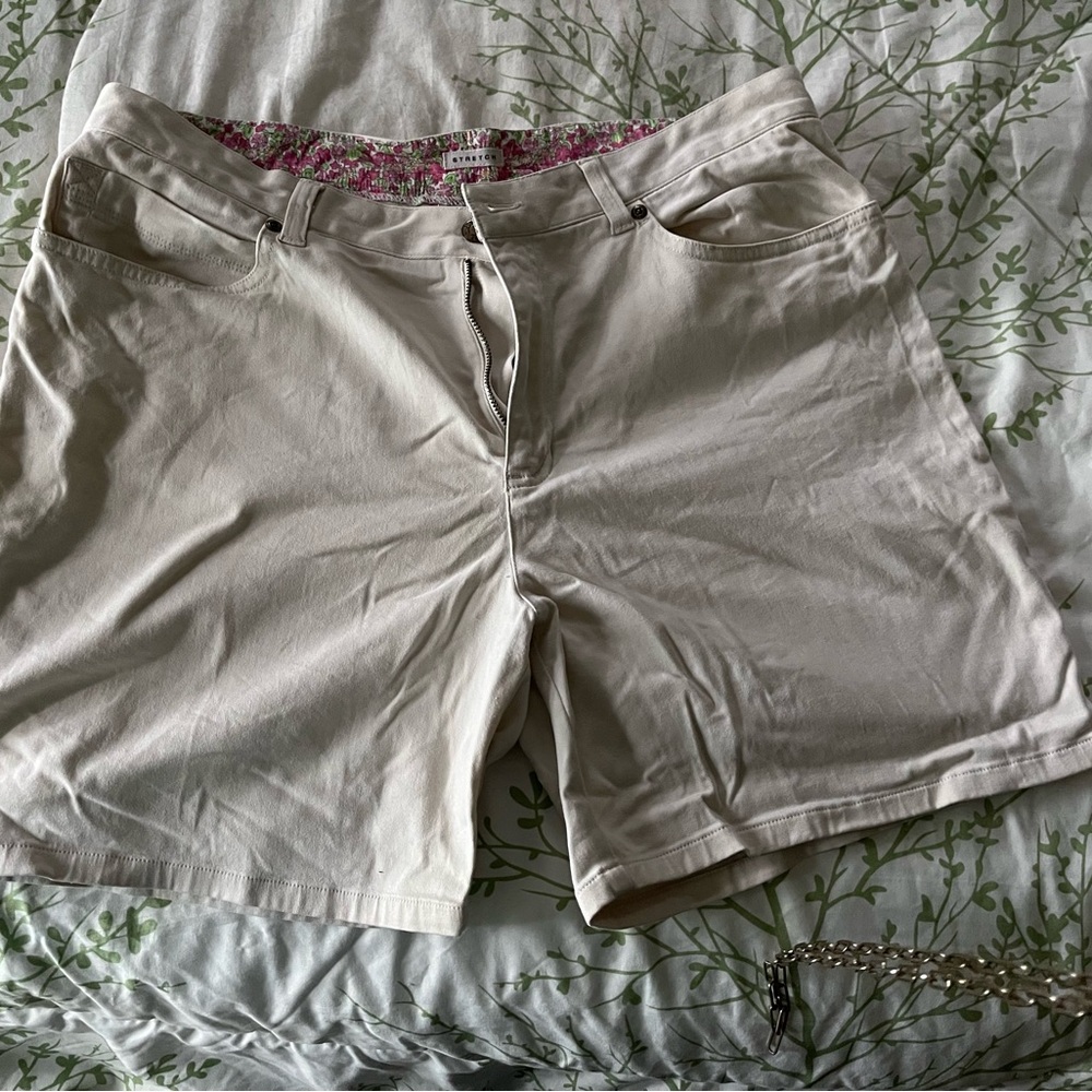 Women's Cream Shorts